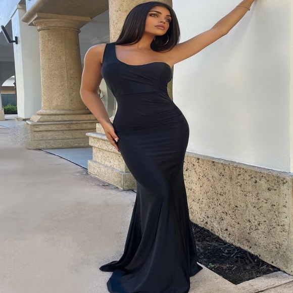 Fashion Nova Calling You Over Maxi Dress in size XS - Picture 4 of 6